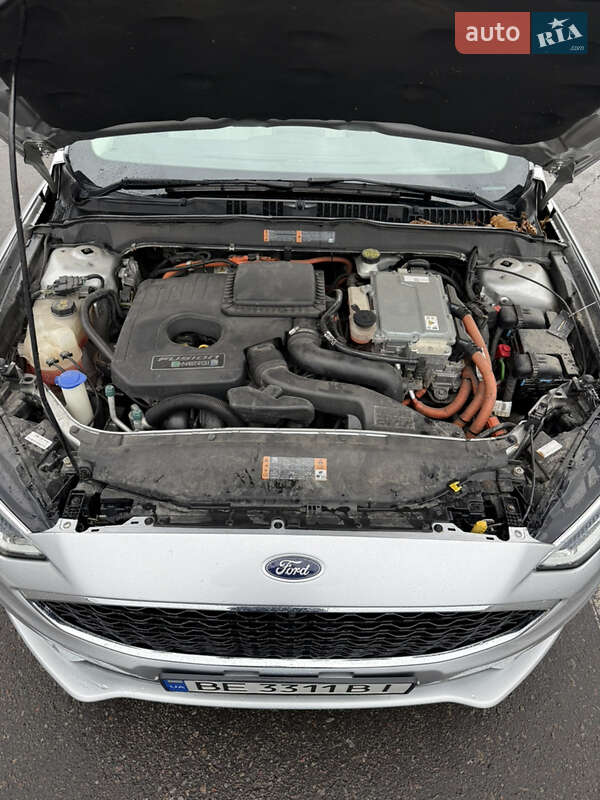Седан Ford Fusion 2016 в Киеве фото 9 Седан Ford Fusion 2016 в Киеве