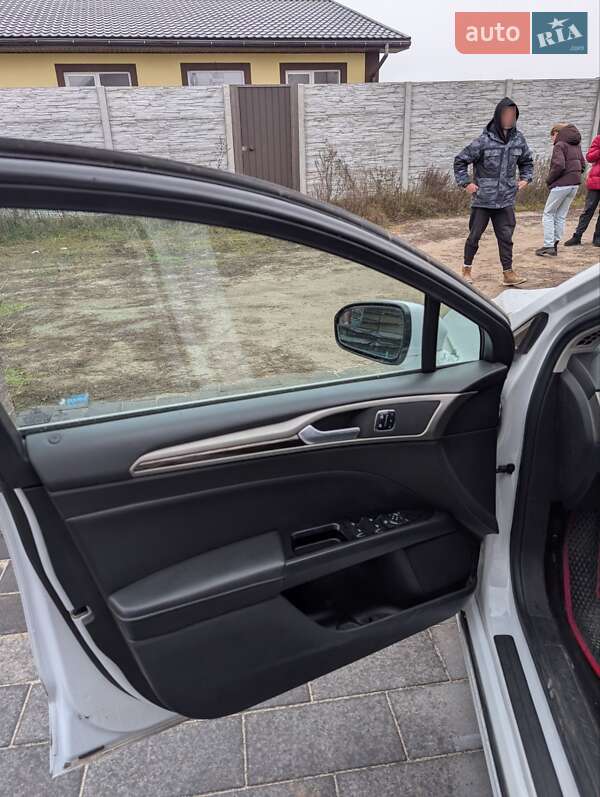 Седан Ford Fusion 2016 в Києві