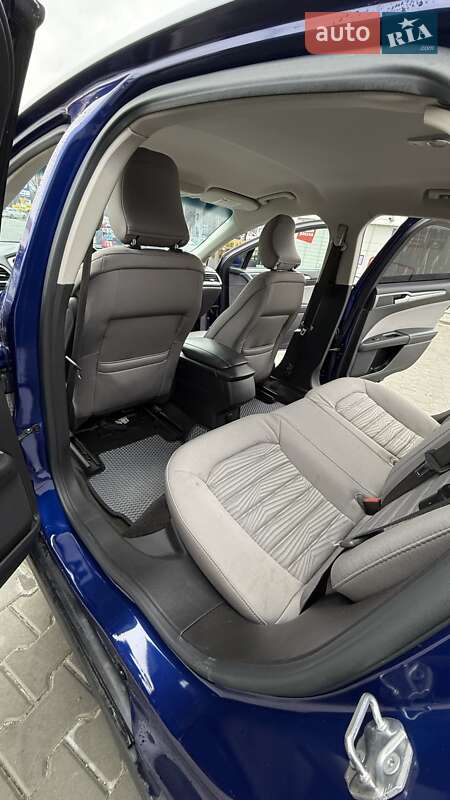 Седан Ford Fusion 2016 в Львове