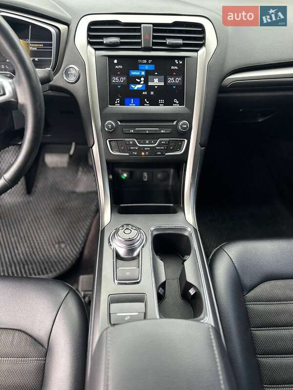 Седан Ford Fusion 2017 в Каменском