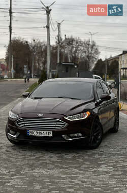 Седан Ford Fusion 2018 в Бучі