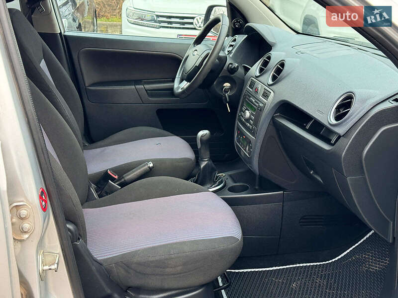 Хэтчбек Ford Fusion 2010 в Виннице