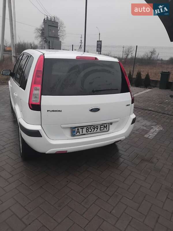 Хэтчбек Ford Fusion 2009 в Тячеве