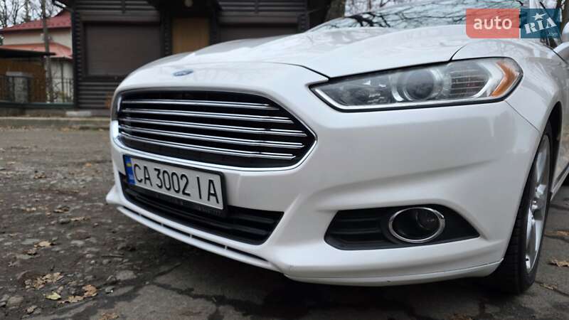 Седан Ford Fusion 2015 в Умани