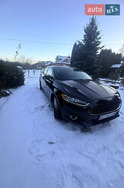 Седан Ford Fusion 2016 в Яремче