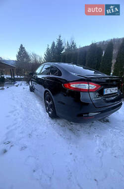 Седан Ford Fusion 2016 в Яремче