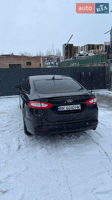 Седан Ford Fusion 2013 в Рівному