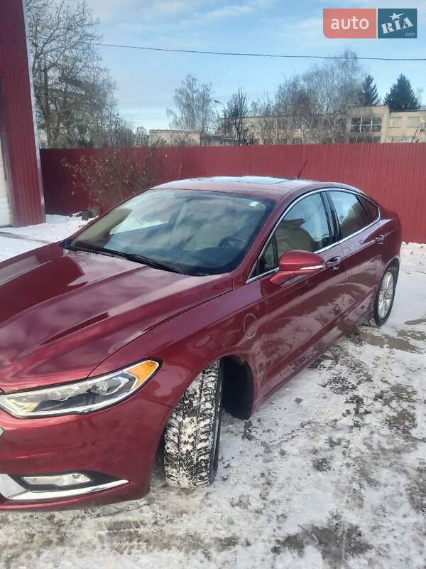 Седан Ford Fusion 2016 в Монастирищеві