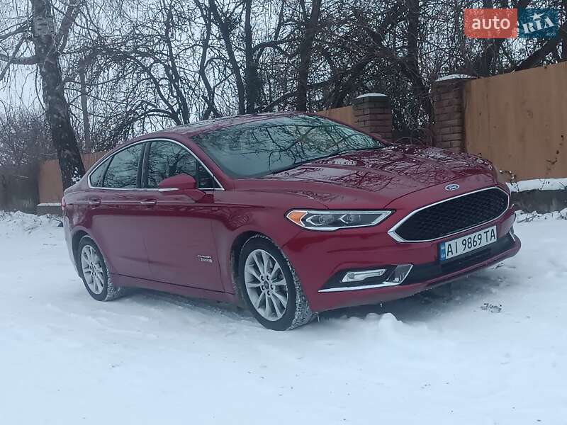 Седан Ford Fusion 2016 в Монастирищеві