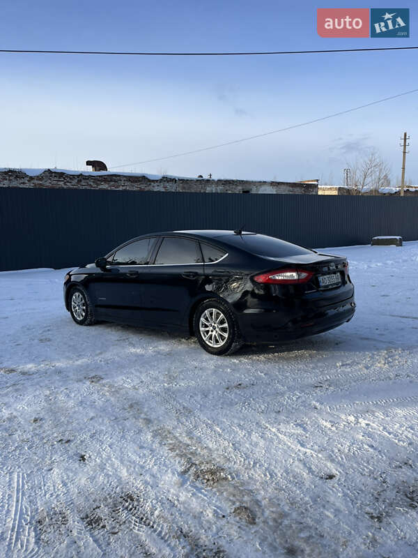 Седан Ford Fusion 2015 в Сарнах