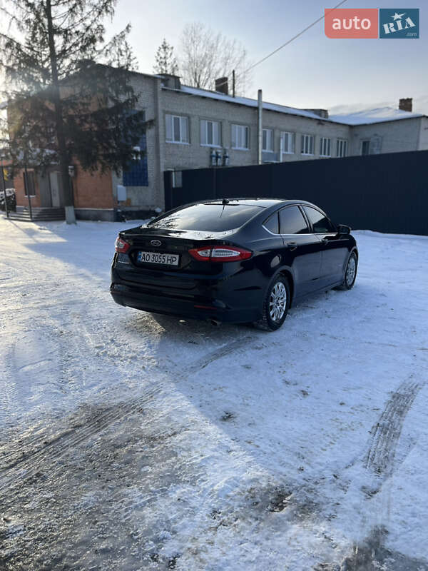 Седан Ford Fusion 2015 в Сарнах