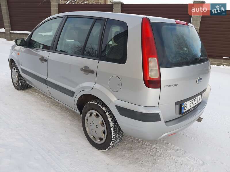 Хетчбек Ford Fusion 2005 в Хоролі