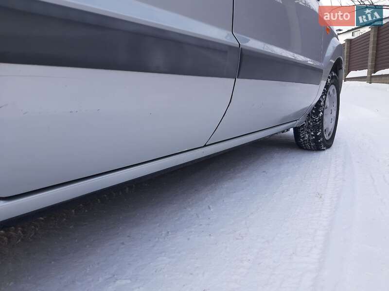 Хетчбек Ford Fusion 2005 в Хоролі