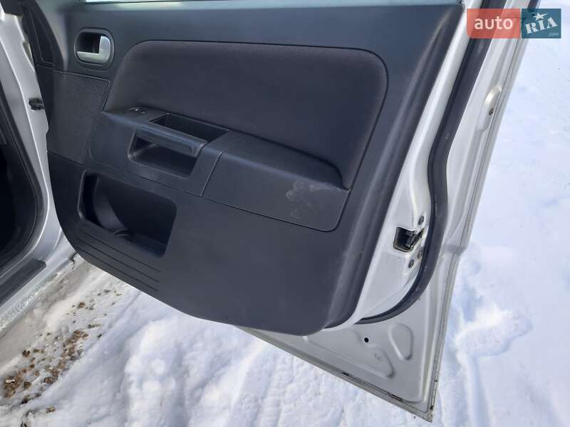 Хетчбек Ford Fusion 2005 в Хоролі