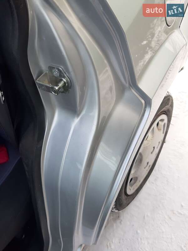 Хетчбек Ford Fusion 2005 в Хоролі