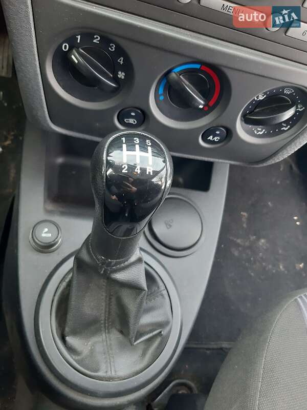 Хетчбек Ford Fusion 2005 в Хоролі