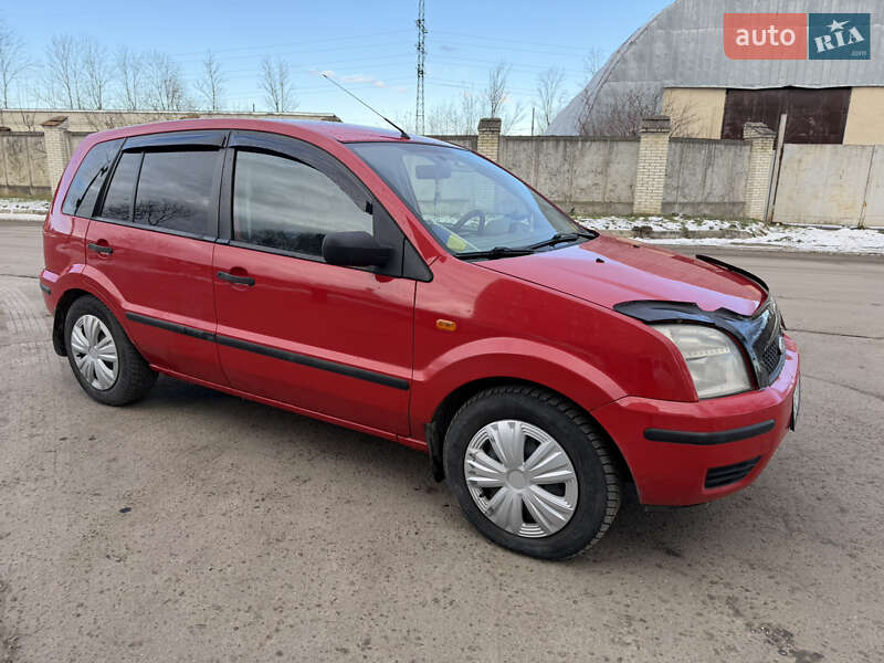 Хэтчбек Ford Fusion 2003 в Стрые