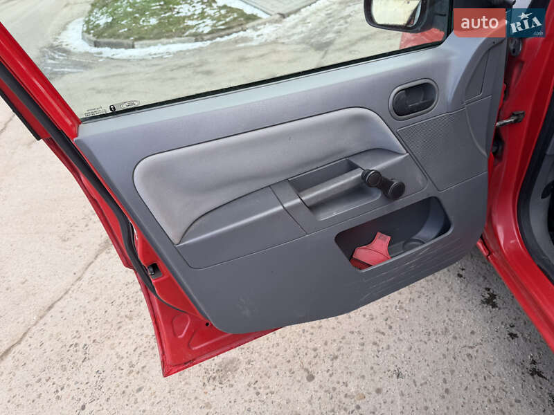 Хэтчбек Ford Fusion 2003 в Стрые