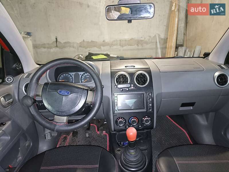 Хетчбек Ford Fusion 2003 в Южноукраїнську