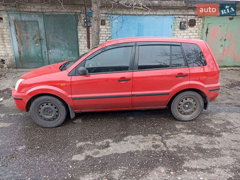 Хетчбек Ford Fusion 2003 в Южноукраїнську