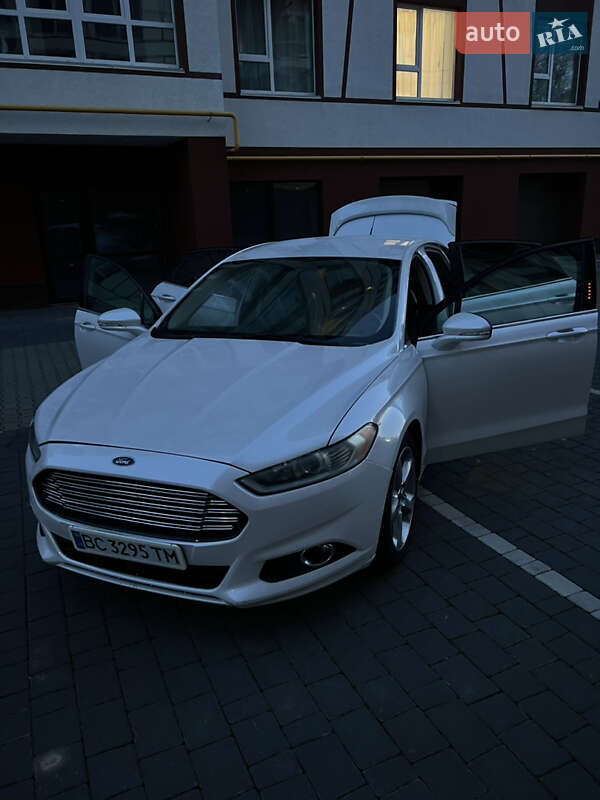 Седан Ford Fusion 2015 в Івано-Франківську