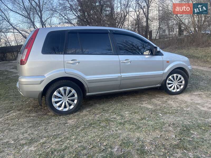 Хэтчбек Ford Fusion 2010 в Нежине