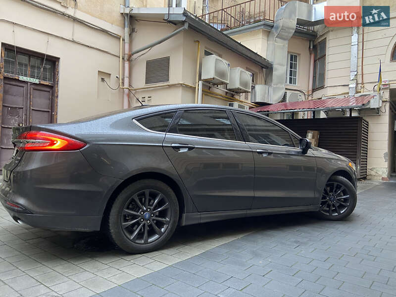 Седан Ford Fusion 2016 в Львове