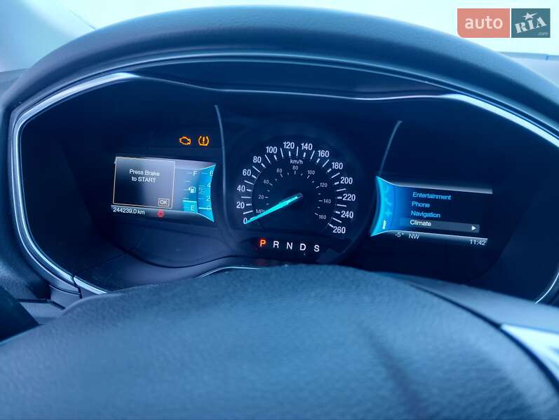 Седан Ford Fusion 2013 в Львове