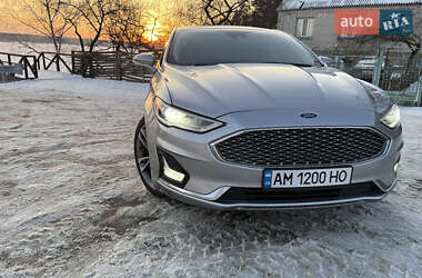 Седан Ford Fusion 2020 в Малине