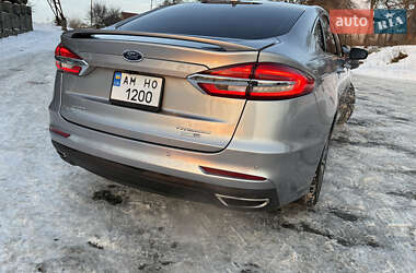 Седан Ford Fusion 2020 в Малине