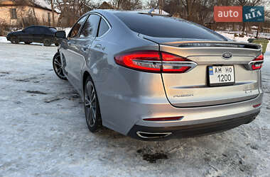 Седан Ford Fusion 2020 в Малине