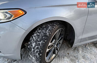 Седан Ford Fusion 2020 в Малине