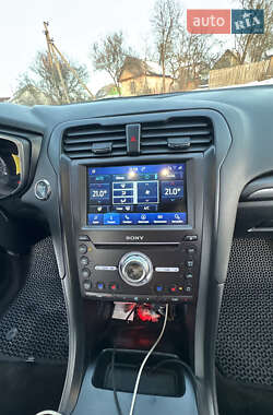 Седан Ford Fusion 2020 в Малине