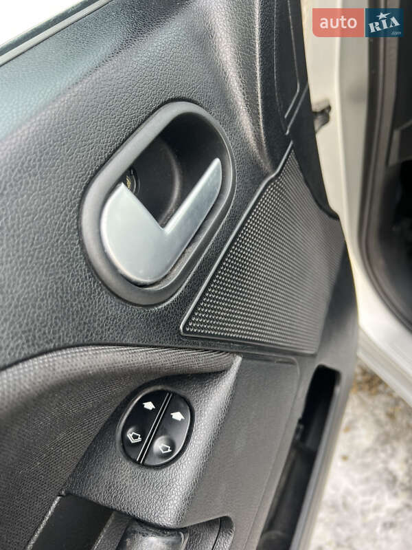 Хэтчбек Ford Fusion 2006 в Шостке