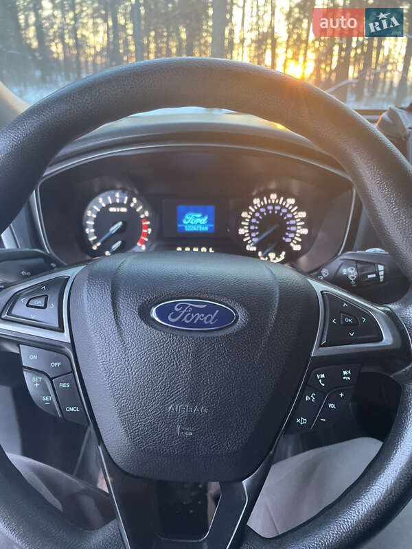 Седан Ford Fusion 2017 в Чернігові