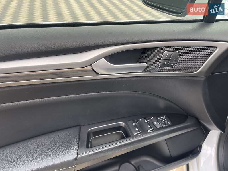 Седан Ford Fusion 2018 в Миколаєві