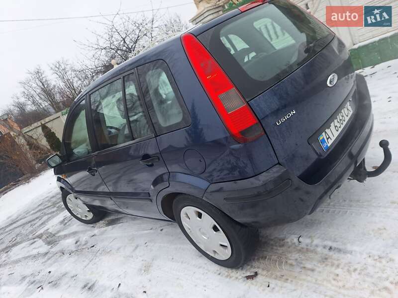 Хетчбек Ford Fusion 2003 в Чернівцях фото 6 Хетчбек Ford Fusion 2003 в Чернівцях