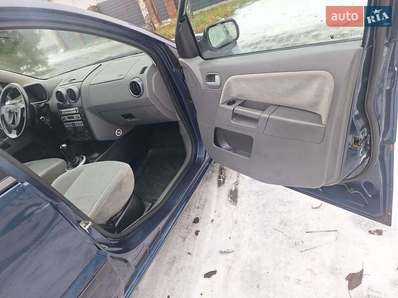 Хетчбек Ford Fusion 2003 в Чернівцях фото 26 Хетчбек Ford Fusion 2003 в Чернівцях