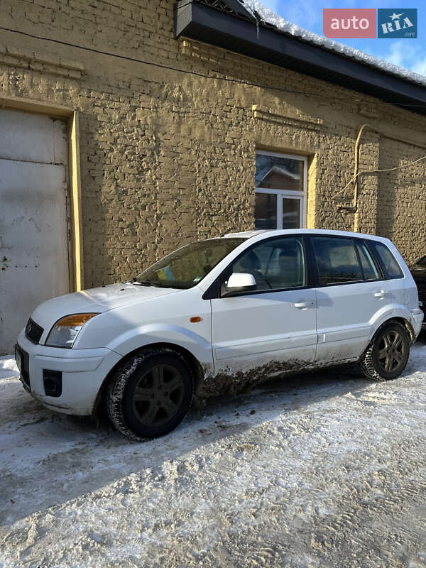 Хэтчбек Ford Fusion 2011 в Сумах