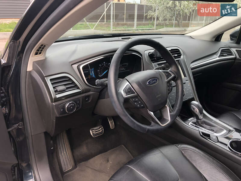 Седан Ford Fusion 2014 в Черкасах