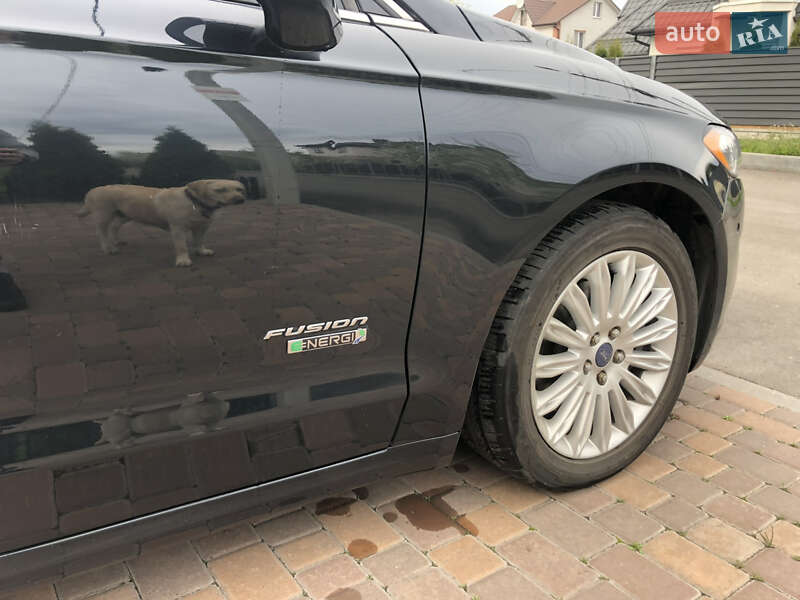 Седан Ford Fusion 2014 в Черкасах