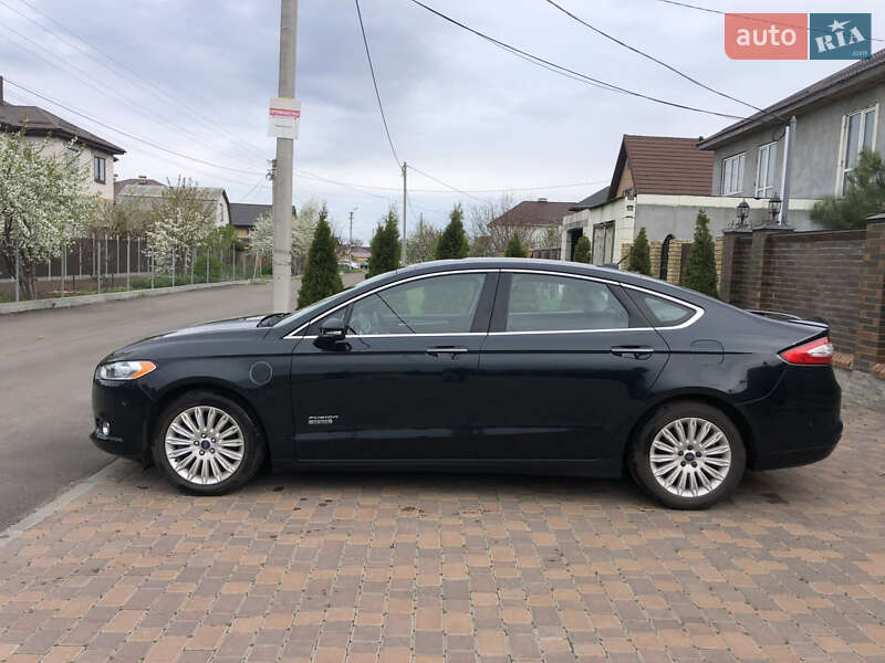 Седан Ford Fusion 2014 в Черкасах