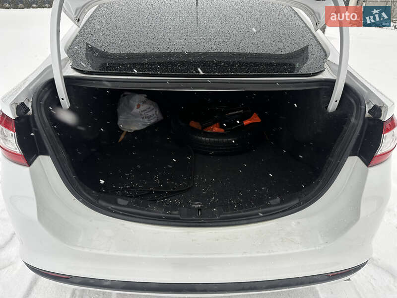 Седан Ford Fusion 2015 в Вінниці