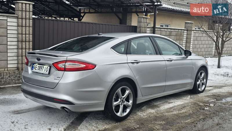 Седан Ford Fusion 2013 в Кам'янському