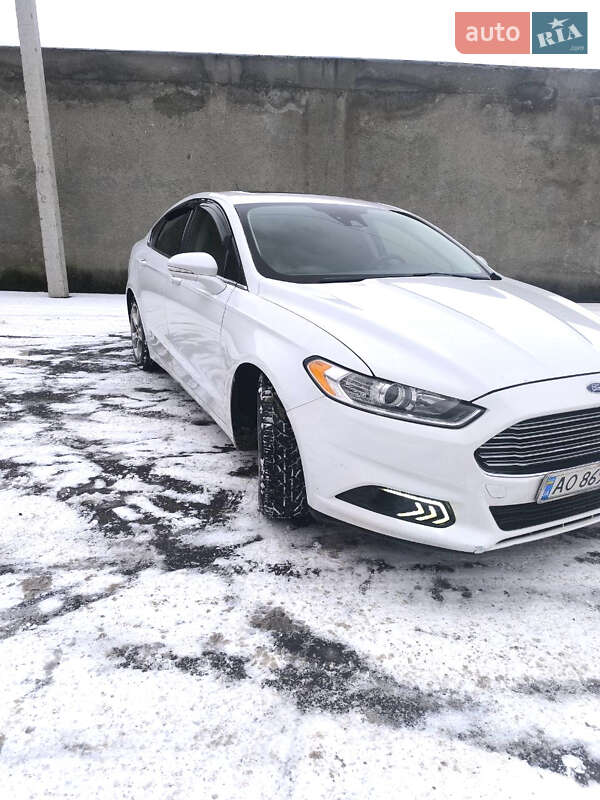 Седан Ford Fusion 2016 в Ужгороде