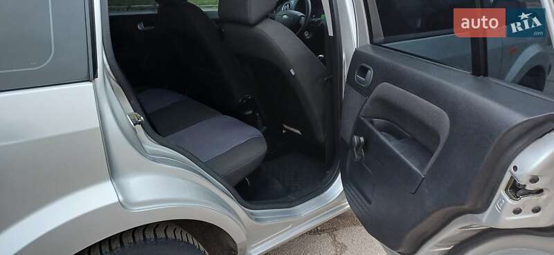 Хэтчбек Ford Fusion 2006 в Кропивницком