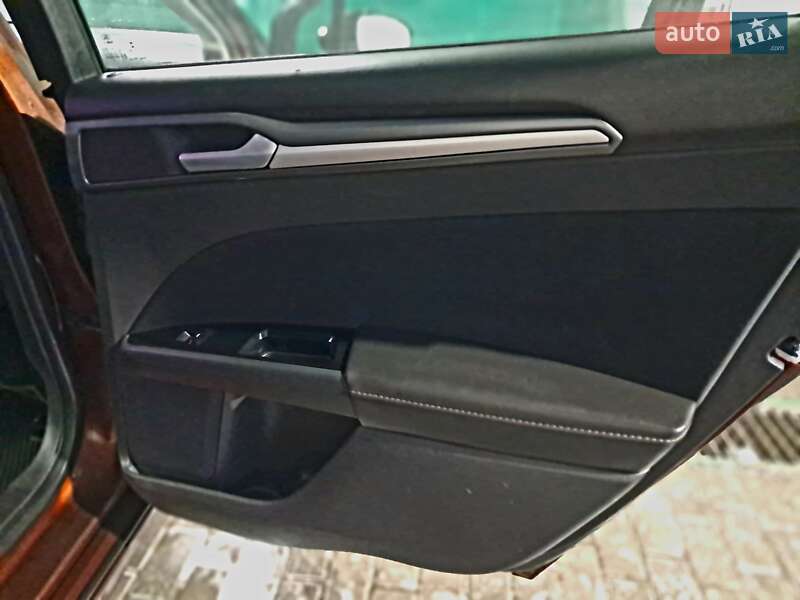 Седан Ford Fusion 2015 в Запоріжжі