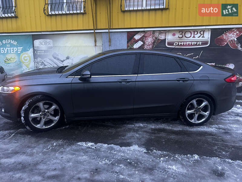 Седан Ford Fusion 2015 в Умани