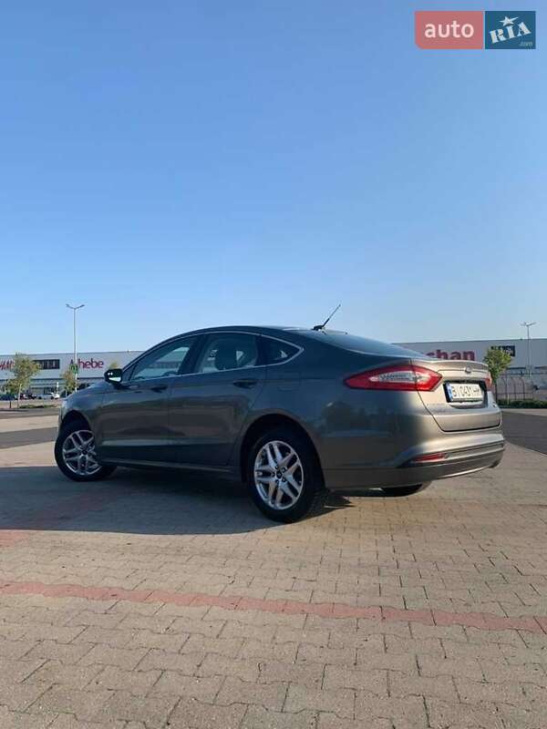 Седан Ford Fusion 2013 в Полтаві