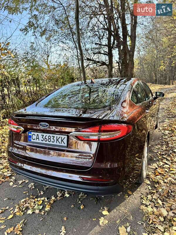 Седан Ford Fusion 2019 в Умани
